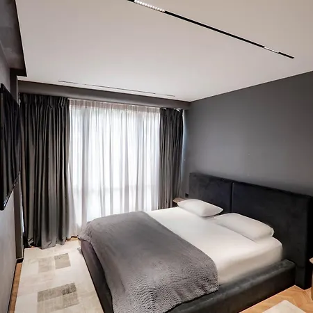 Agate Hotel *