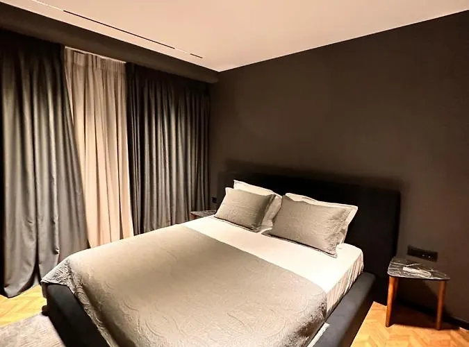 Agate فندق تيرانا