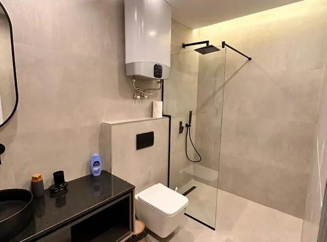 Agate فندق تيرانا