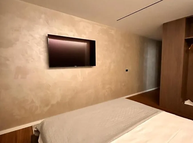 Agate * تيرانا