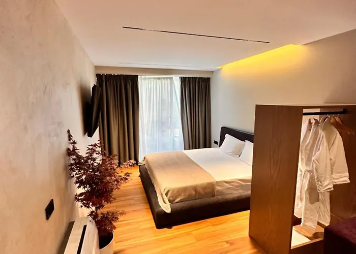 Agate * تيرانا